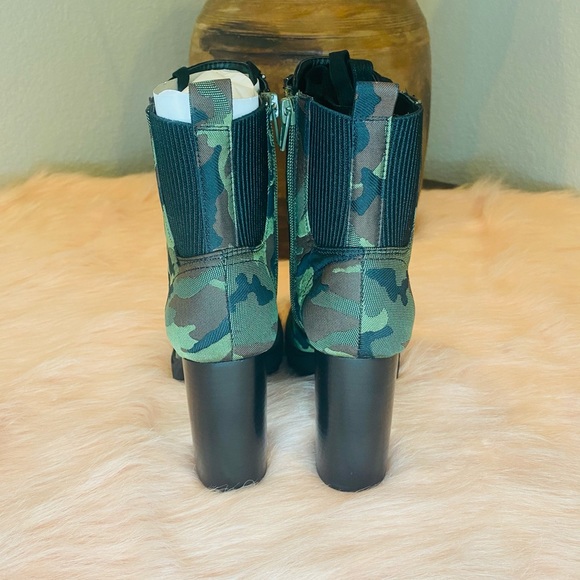 Steve Madden Women's LATCH Boot - Picture 4 of 6